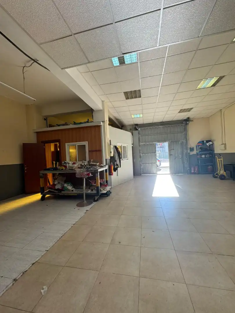 Business premises for sale in Carrer de Narcís Monturiol, imagen 2