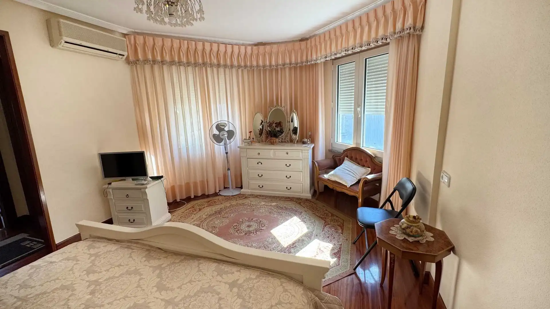 Habitación de Casa o chalet en venta en L'Alfàs del Pi con Piscina