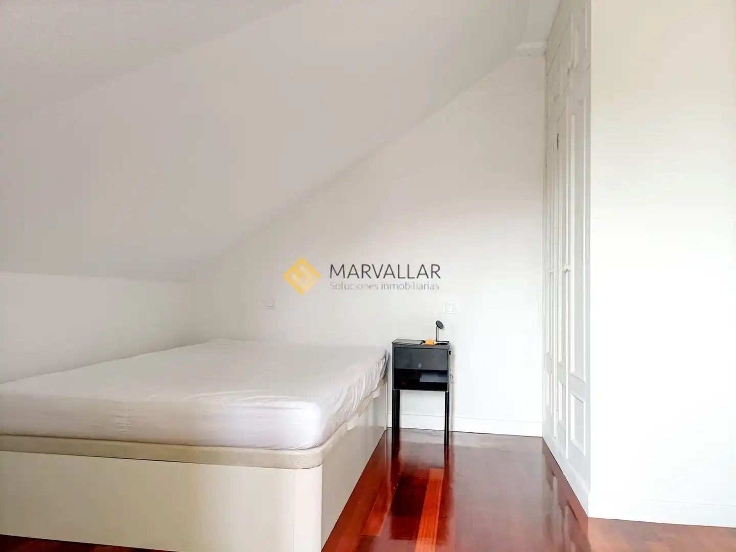 Habitación de Dúplex de alquiler en Santa Cruz de Bezana con Calefacción, Terraza y Amueblado