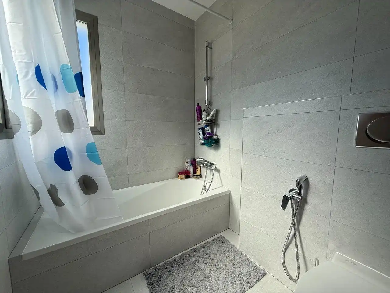 Baño de Casa adosada de alquiler en Alginet con Aire acondicionado, Trastero y Amueblado