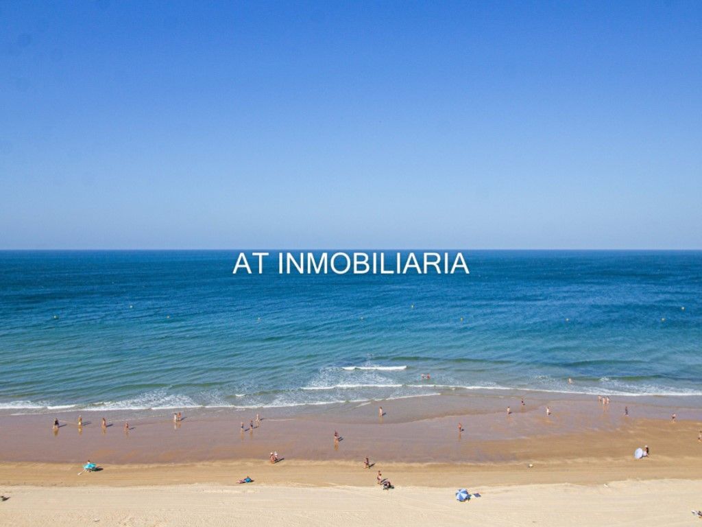 Vista exterior de Piso en venta en  Cádiz Capital con Terraza