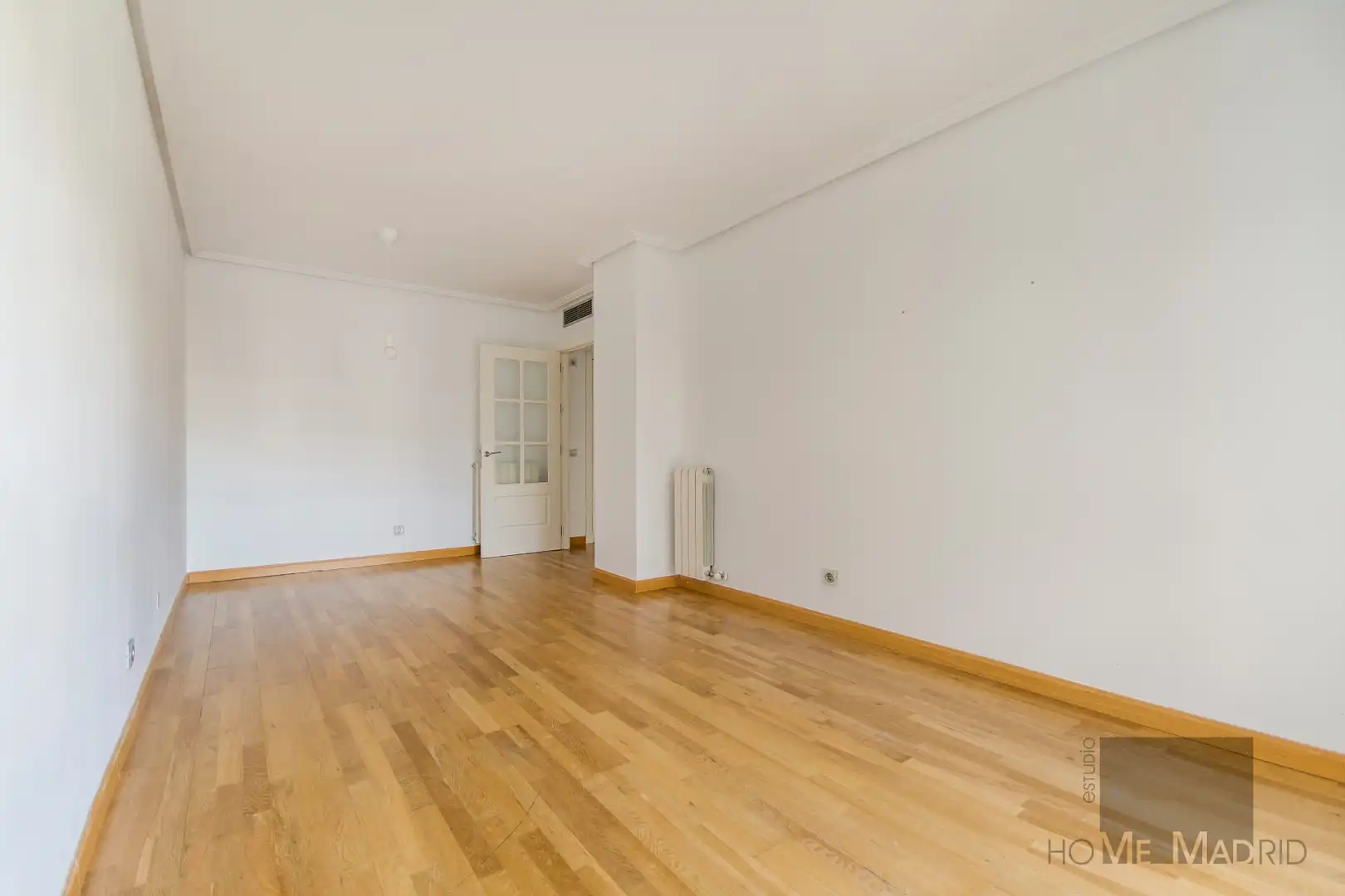 Living room of Flat for sale in  Madrid Capital  with Air Conditioner, Heating and Storage room