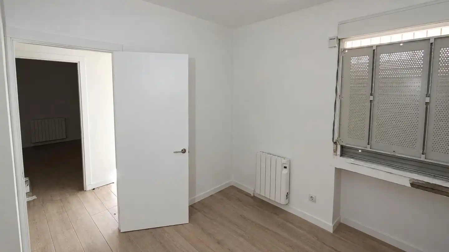 Habitación de Planta baja en venta en Madrid
