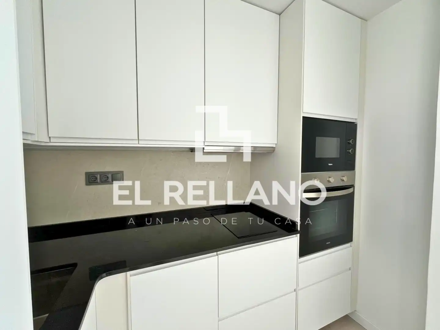 Cocina de Piso en venta en Badalona con Aire acondicionado, Calefacción y Jardín privado