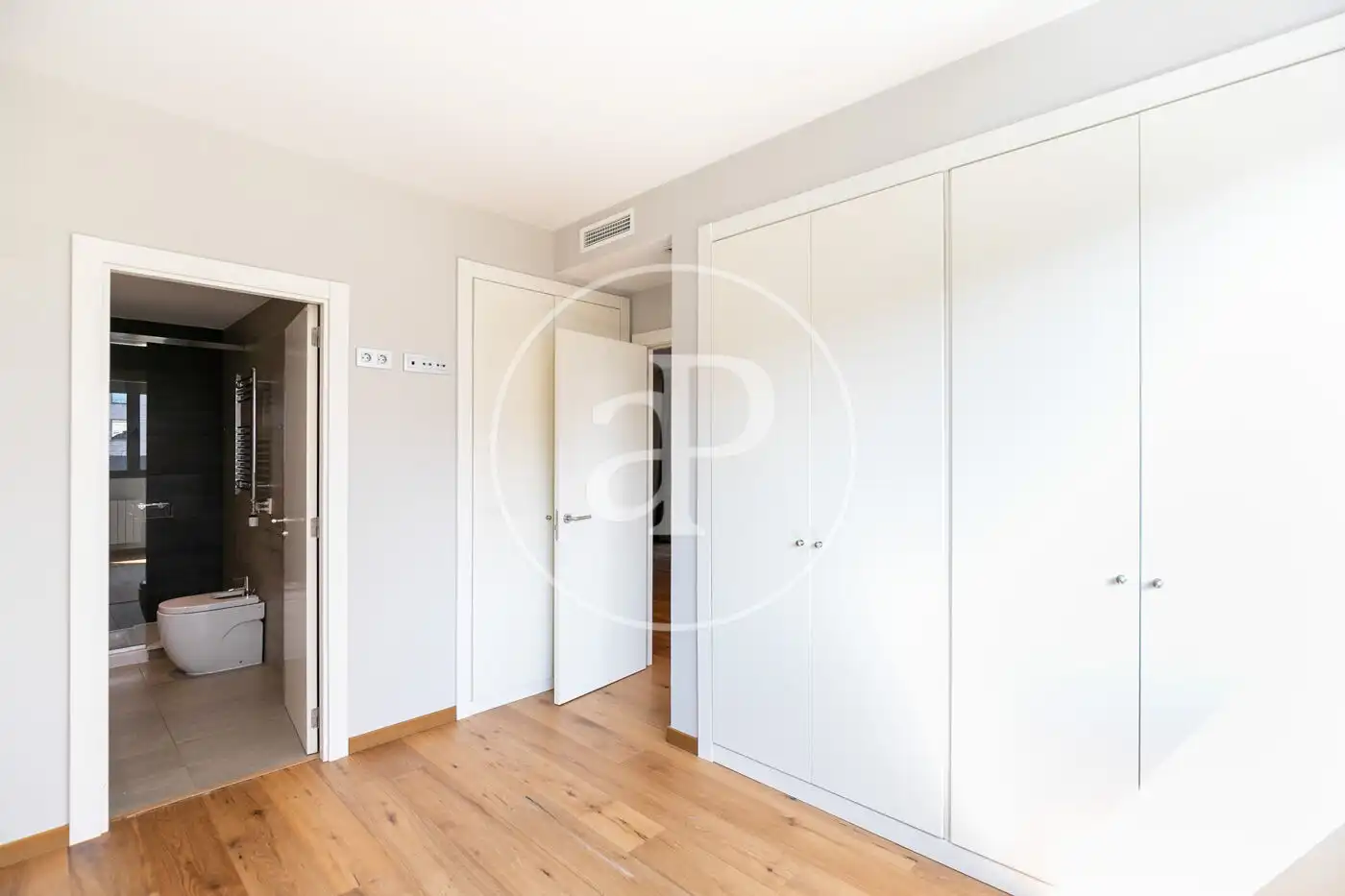 Bedroom of Flat for sale in Barcelona  with Air Conditioner, Heating and Storage room