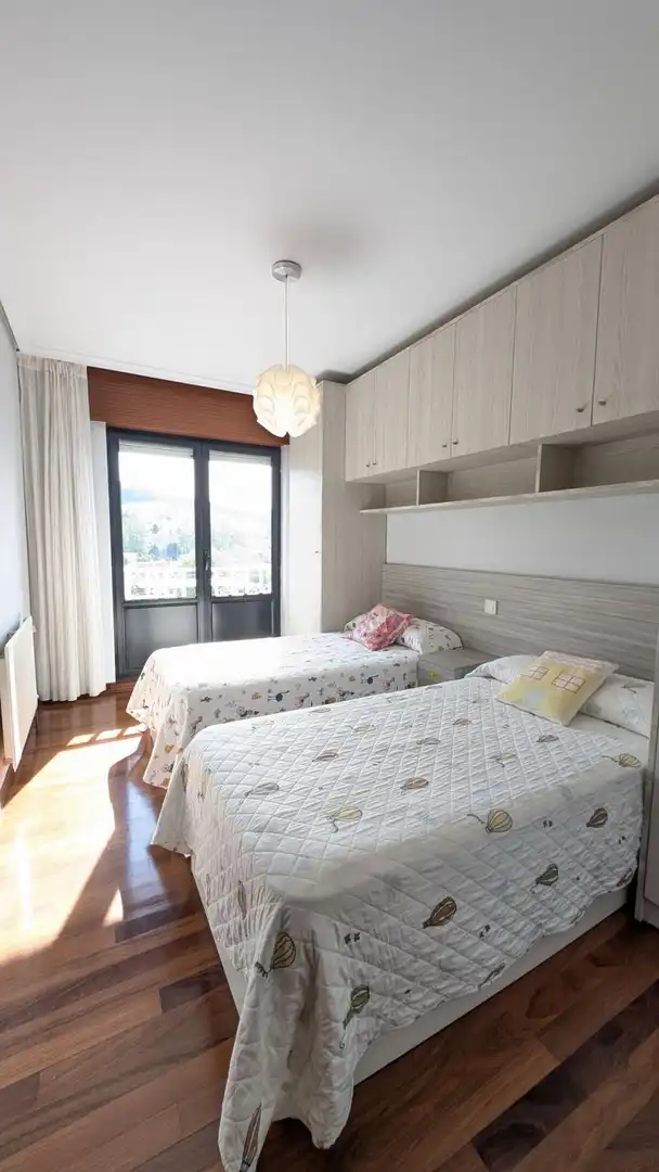 Habitación de Piso de alquiler en Piélagos con Calefacción, Terraza y Amueblado