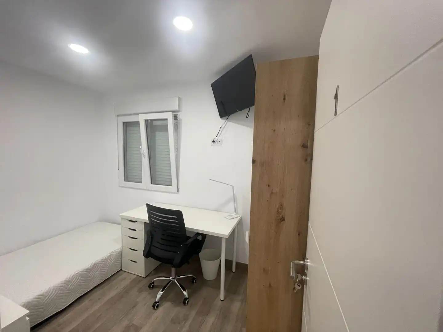 Bedroom of Flat for share in Cartagena  with Air Conditioner, Heating and Furnished