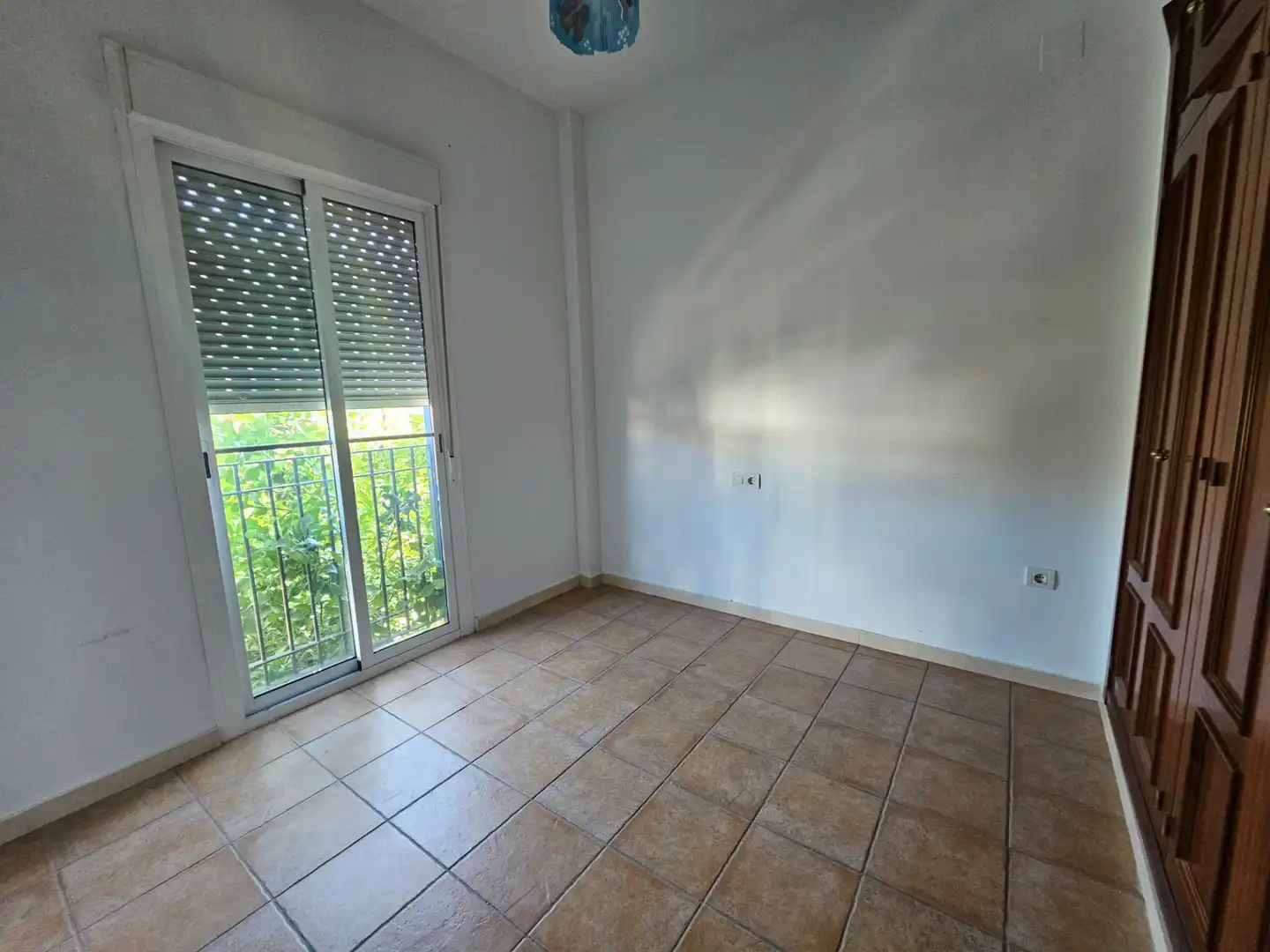 Schlafzimmer von Einfamilien-Reihenhaus zum Verkauf in Umbrete mit Privatgarten, Abstellraum und Schwimmbad
