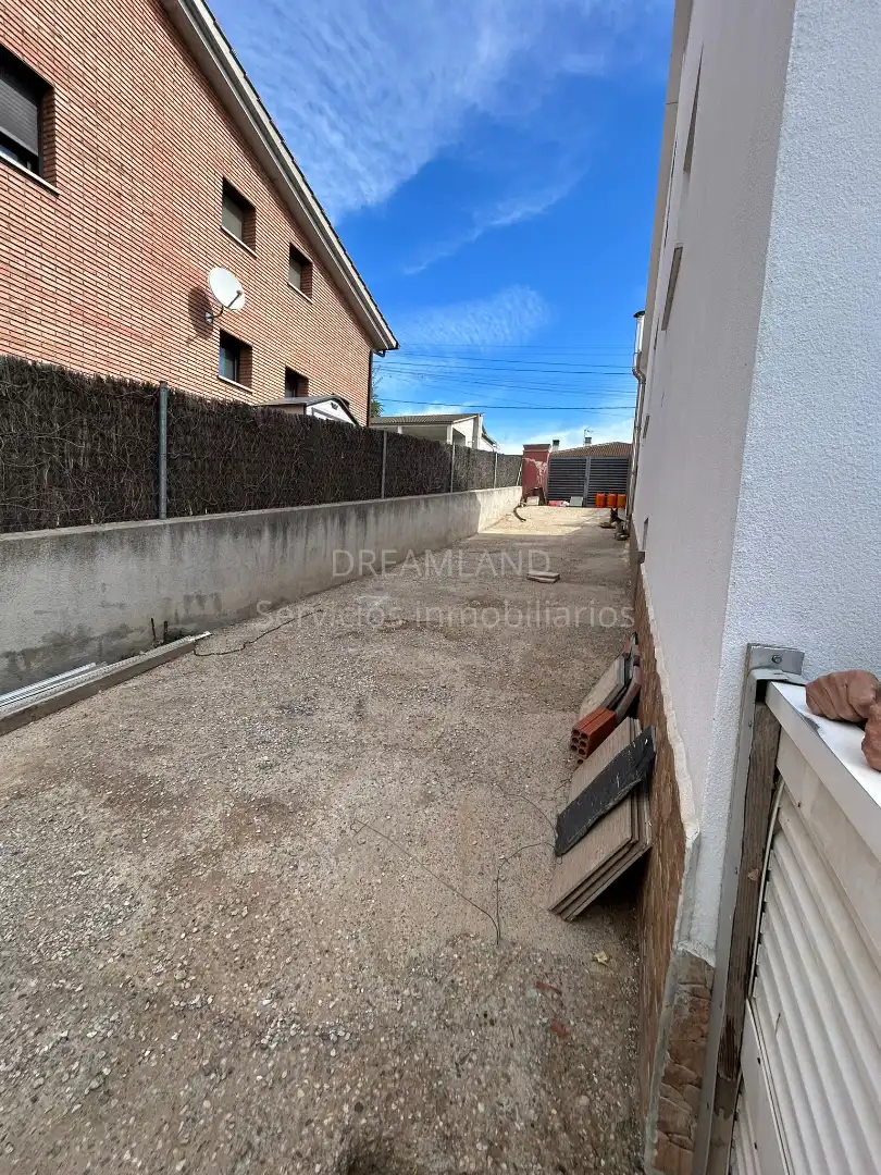 Außenansicht von Haus oder Chalet zum Verkauf in Piera mit Terrasse und Schwimmbad