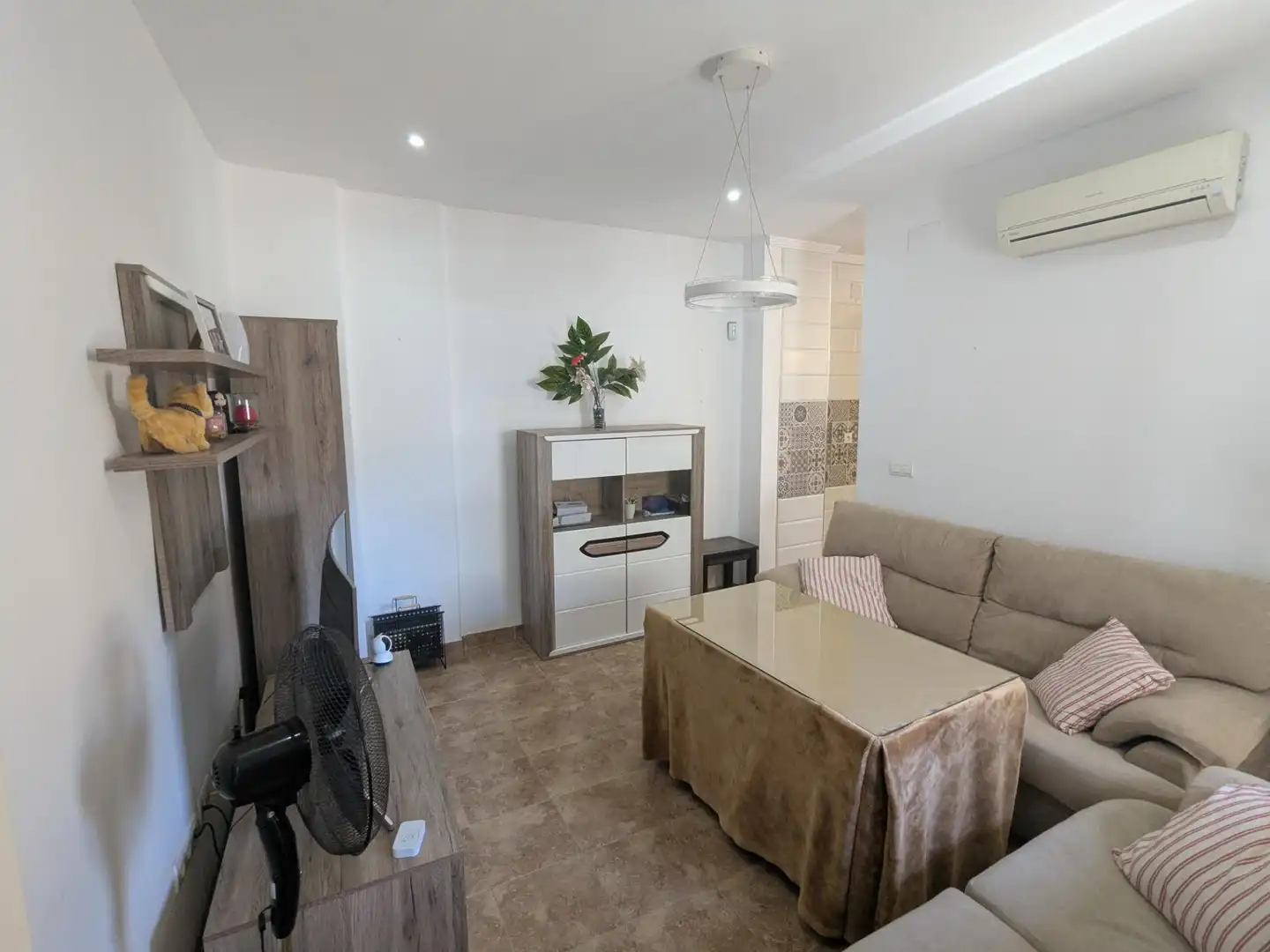 Wohnzimmer von Dachboden zum Verkauf in Granada mit Klimaanlage, Heizung und Terrasse