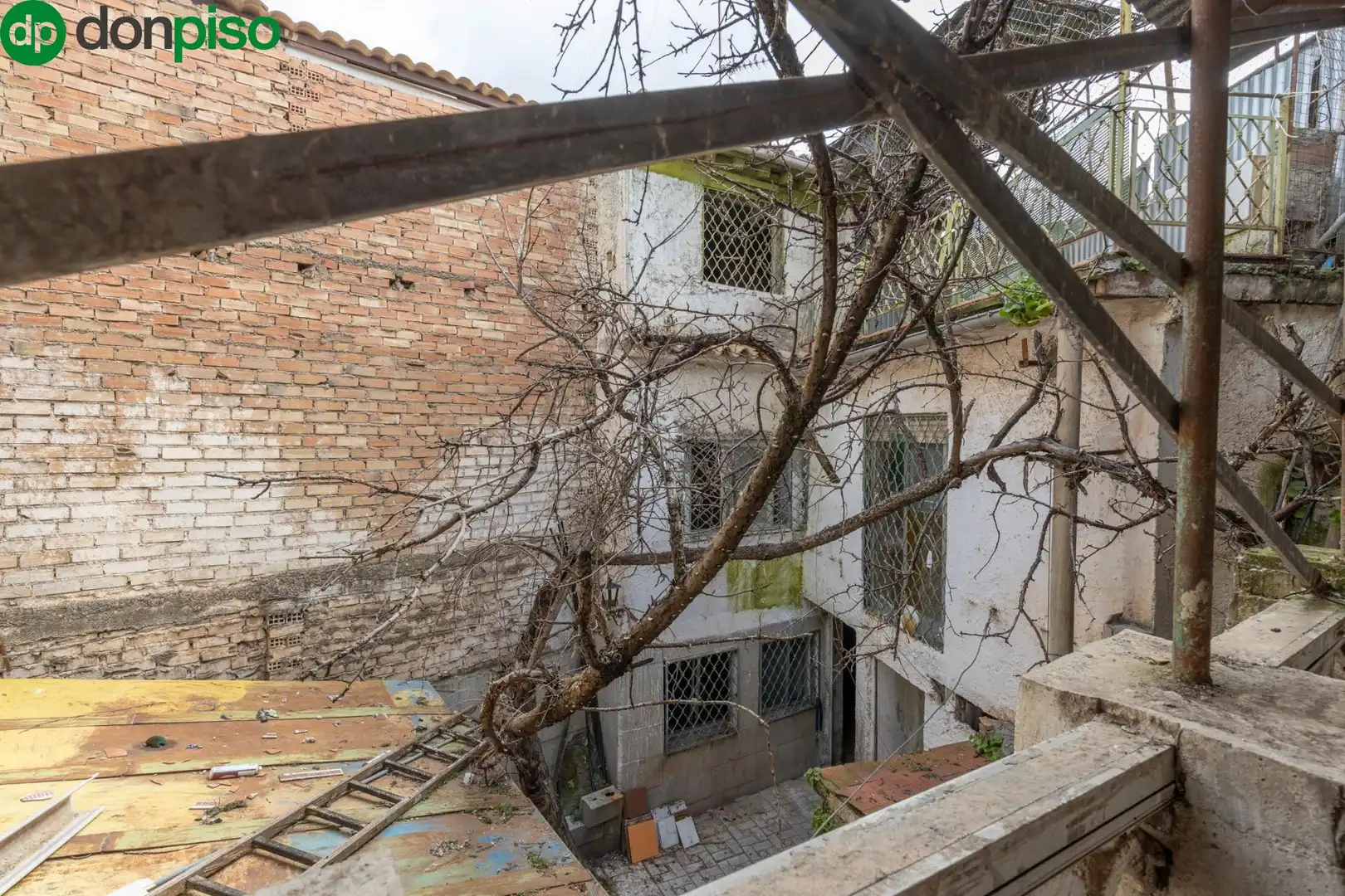 Exterior view of Houses for sale in Granada