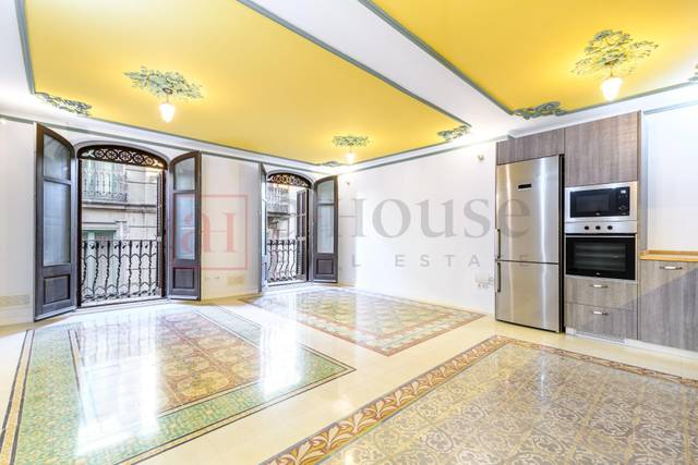 Piso en Venta en Calle de Santa Anna en Barri Gòtic