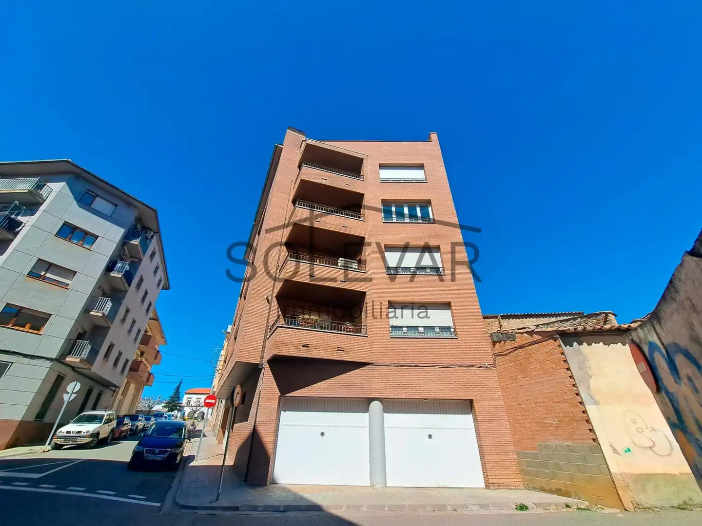 Außenansicht von Wohnung zum Verkauf in Tremp mit Klimaanlage, Heizung und Terrasse