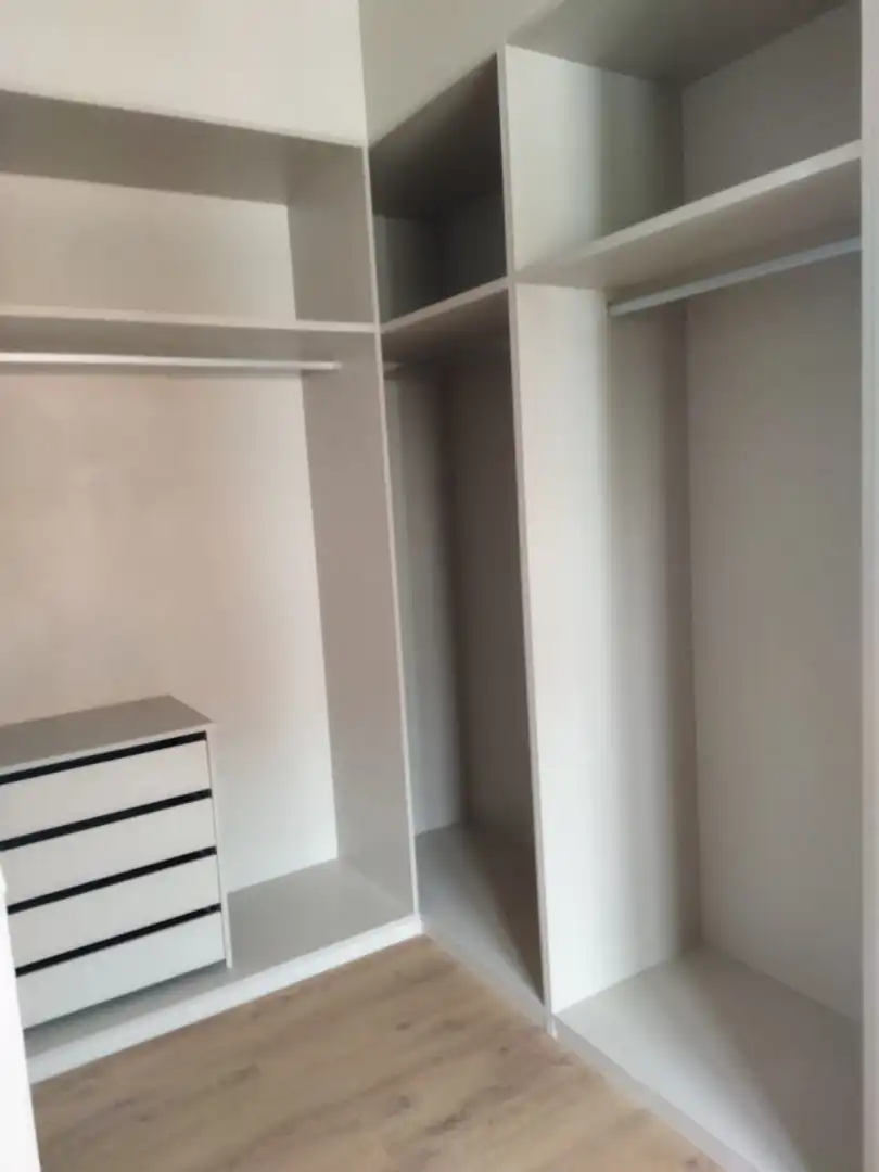 Dormitori de Apartament de lloguer en Estepona amb Aire condicionat, Terrassa i Traster