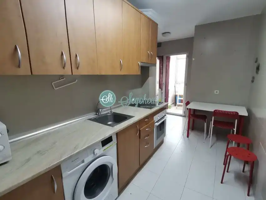 Cocina de Piso en venta en Segovia con Calefacción, Parquet y Terraza
