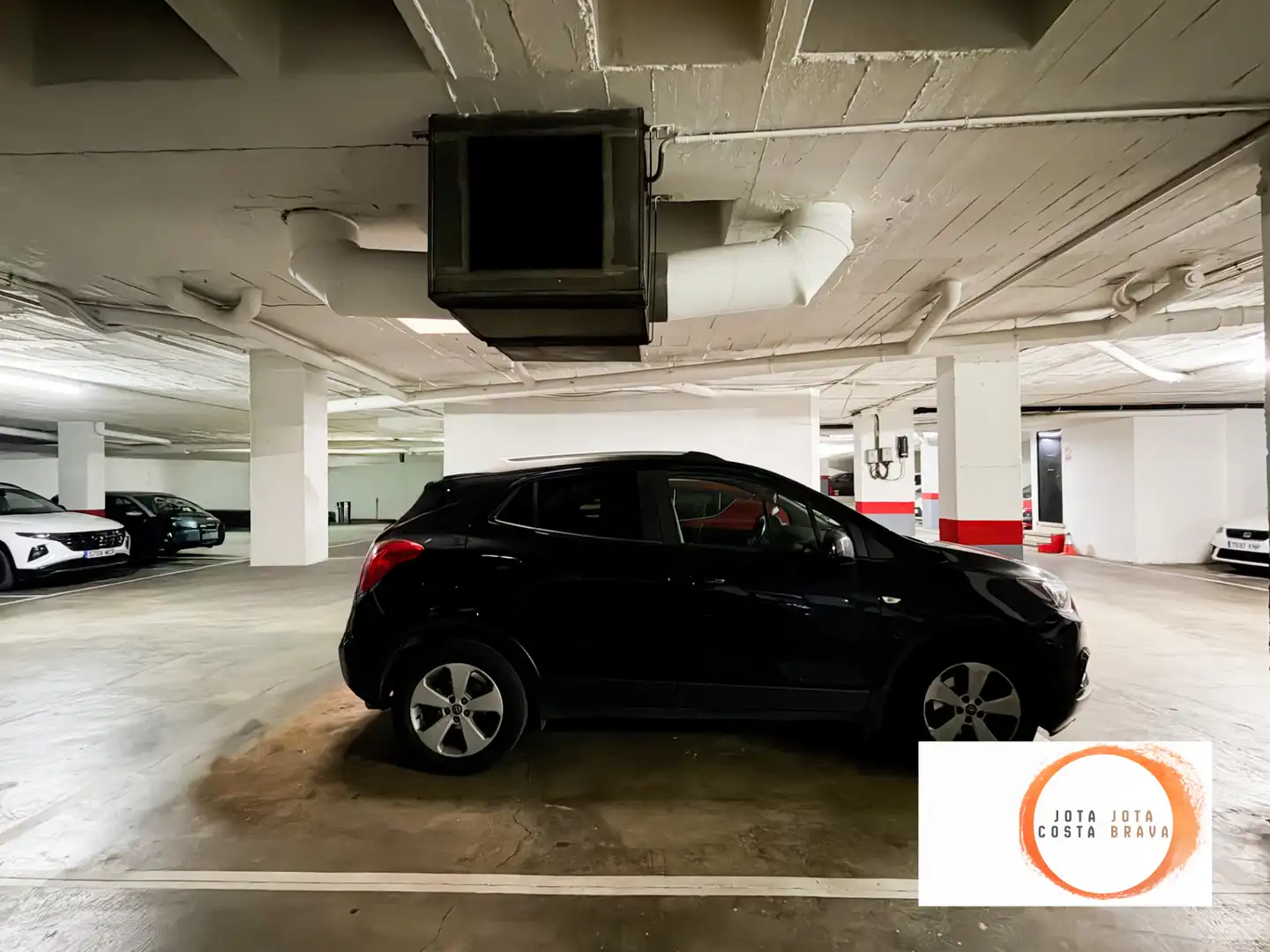 Parking de Piso en venta en Girona con Aire acondicionado, Calefacción y Trastero