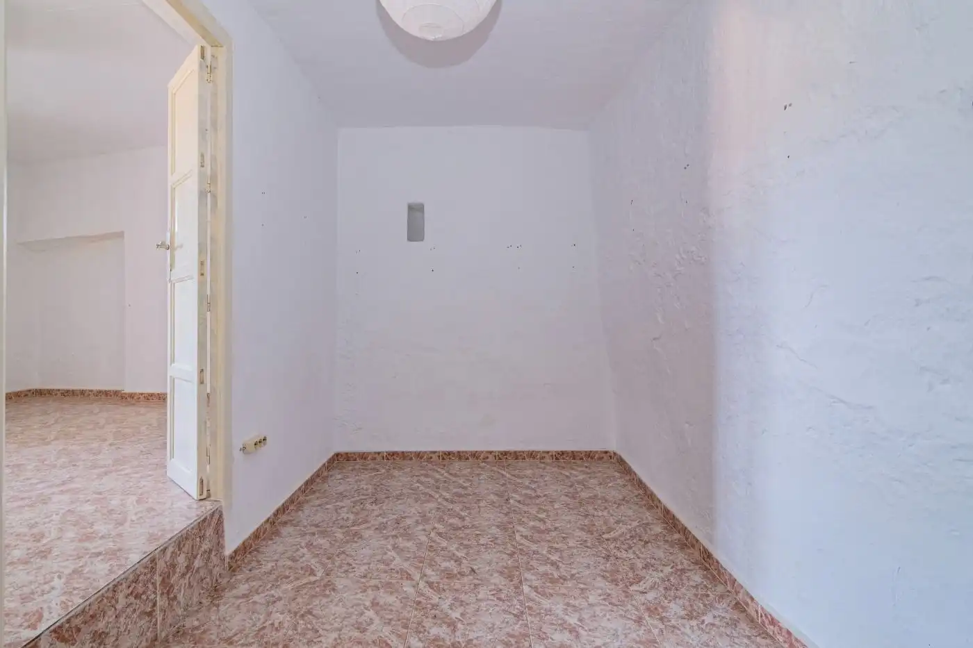 Country house zum Verkauf in El Pinar mit Klimaanlage, Heizung und Terrasse