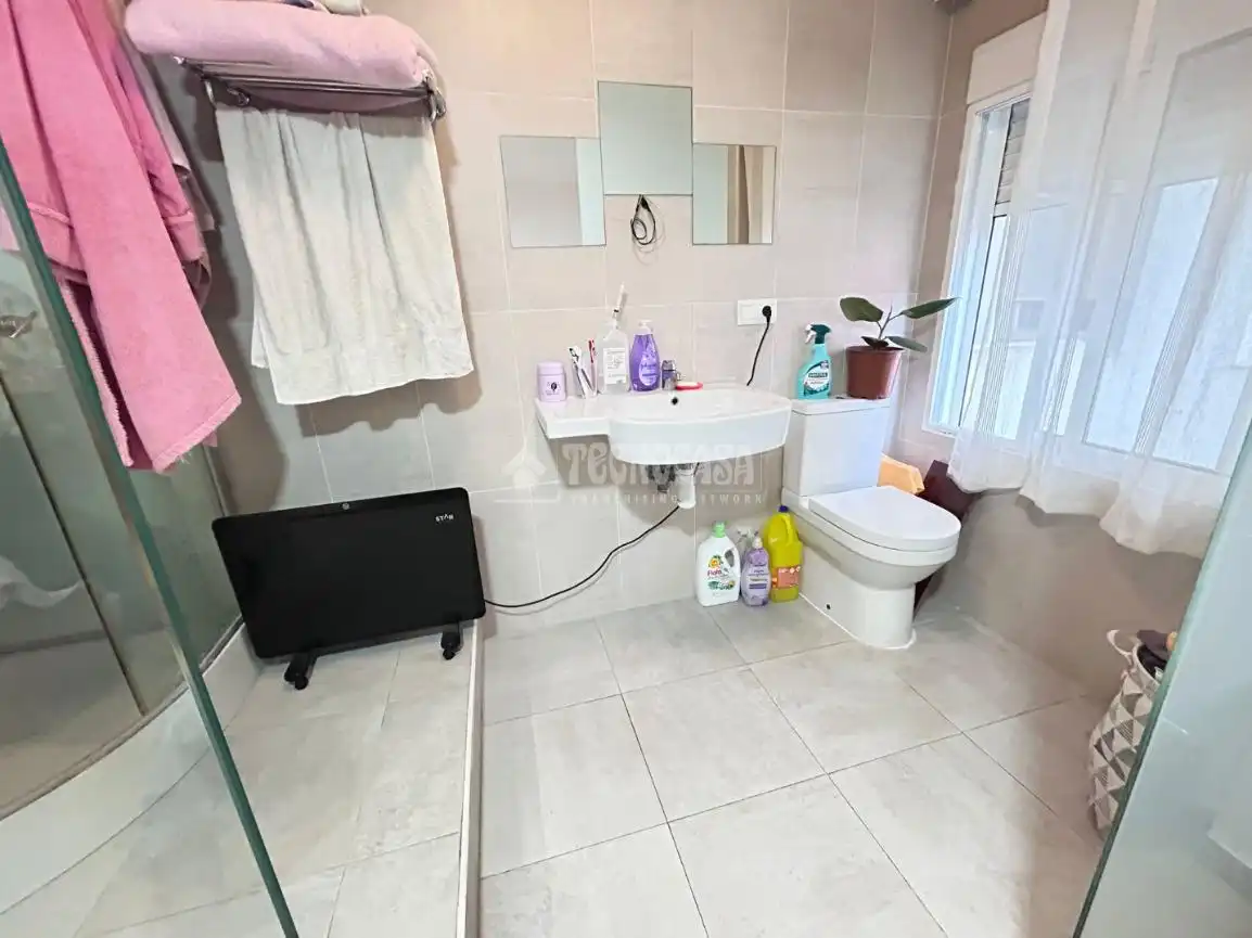 Baño de Piso en venta en Valencia con Aire acondicionado, Calefacción y Terraza