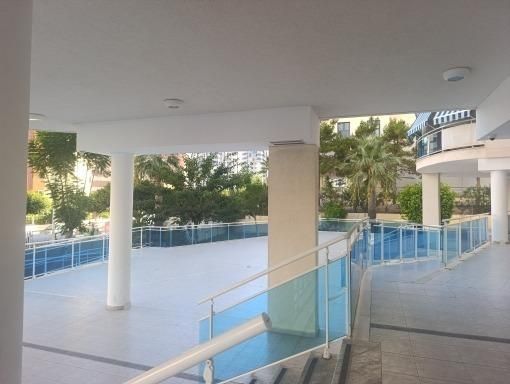 Piscina de Pis en venda en Villajoyosa / La Vila Joiosa amb Aire condicionat, Jardí privat i Terrassa