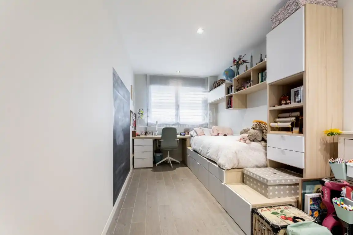 Habitación de Piso en venta en Torrelodones con Aire acondicionado, Jardín privado y Piscina comunitaria