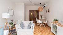 Sala d'estar de Apartament en venda en  Barcelona Capital amb Aire condicionat i Balcó