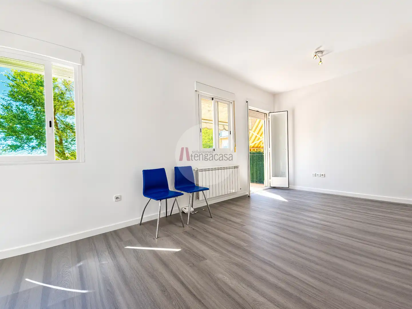 Living room of Flat for rent in Madrid  with Heating, Terrace and Washing machine