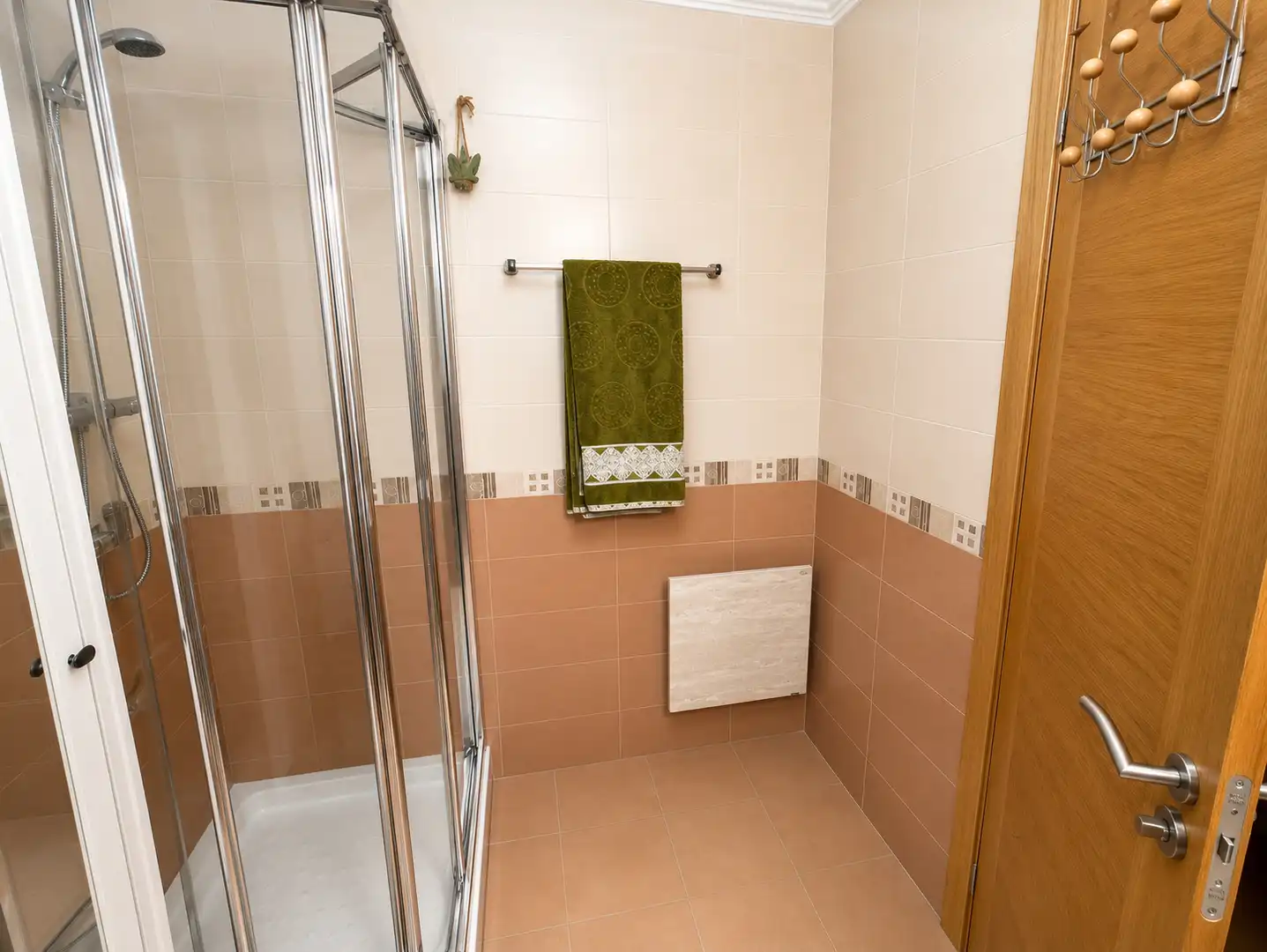 Badezimmer von Wohnung zur Miete in Torrelavega  mit Heizung, Terrasse und Abstellraum