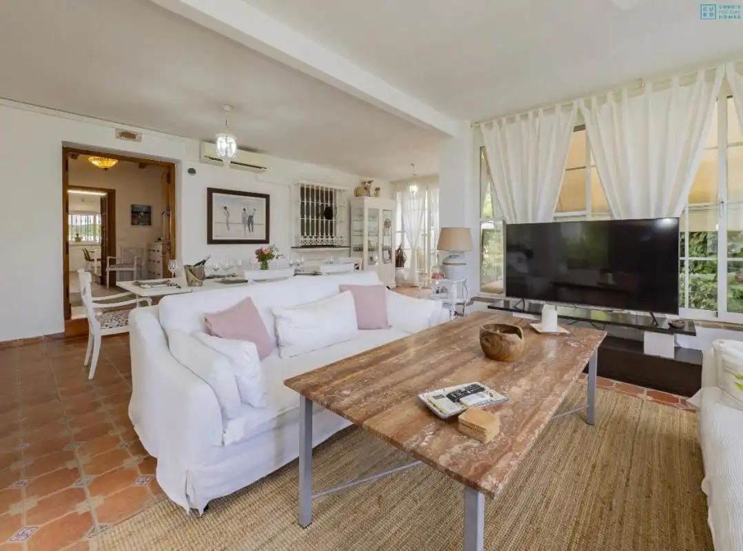 Sala d'estar de Finca rústica de lloguer en Alhaurín El Grande amb Aire condicionat, Calefacció i Jardí privat
