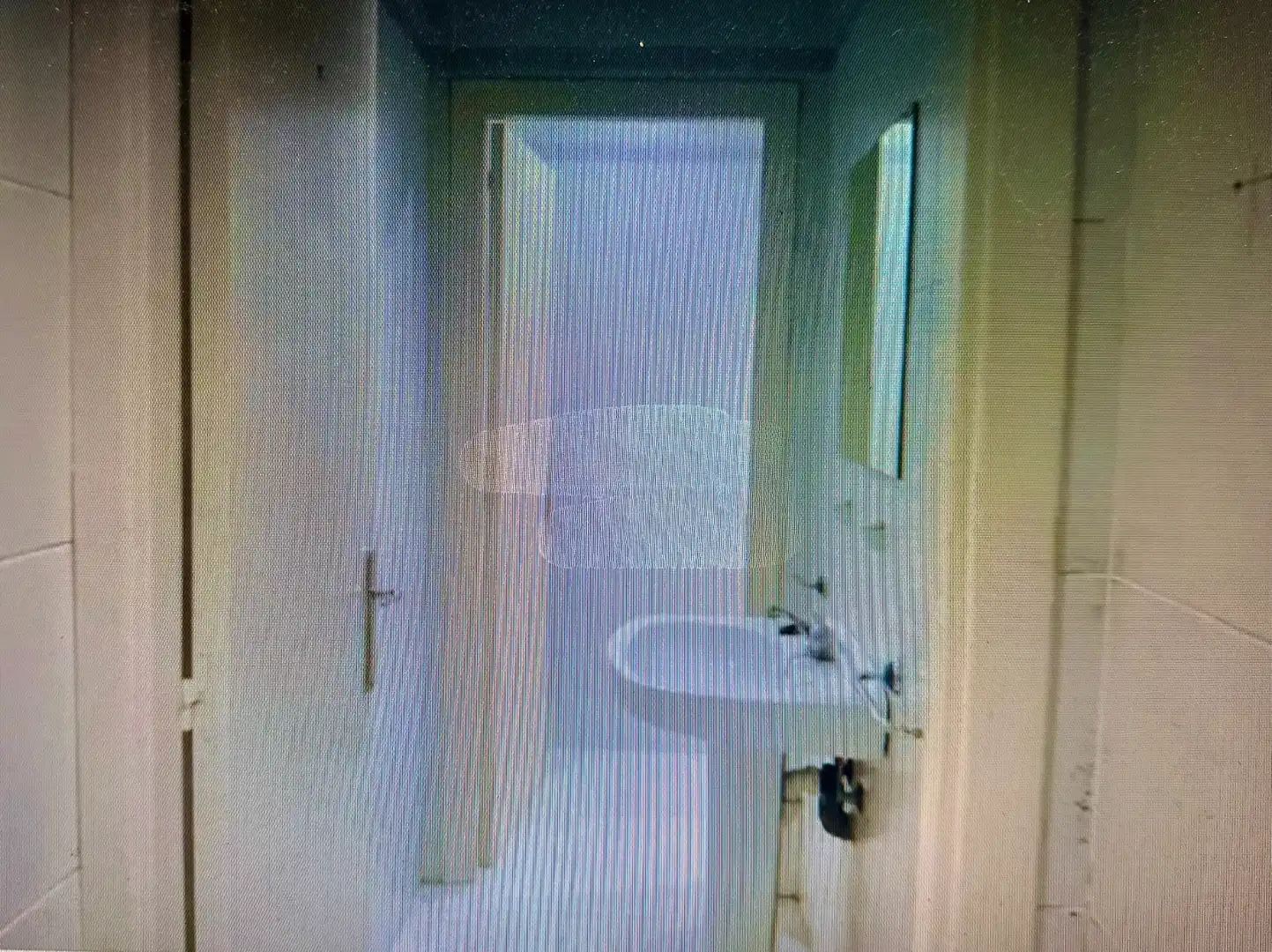 Badezimmer von Geschaftsraum zum Verkauf in Santander mit Parkett und Möbliert