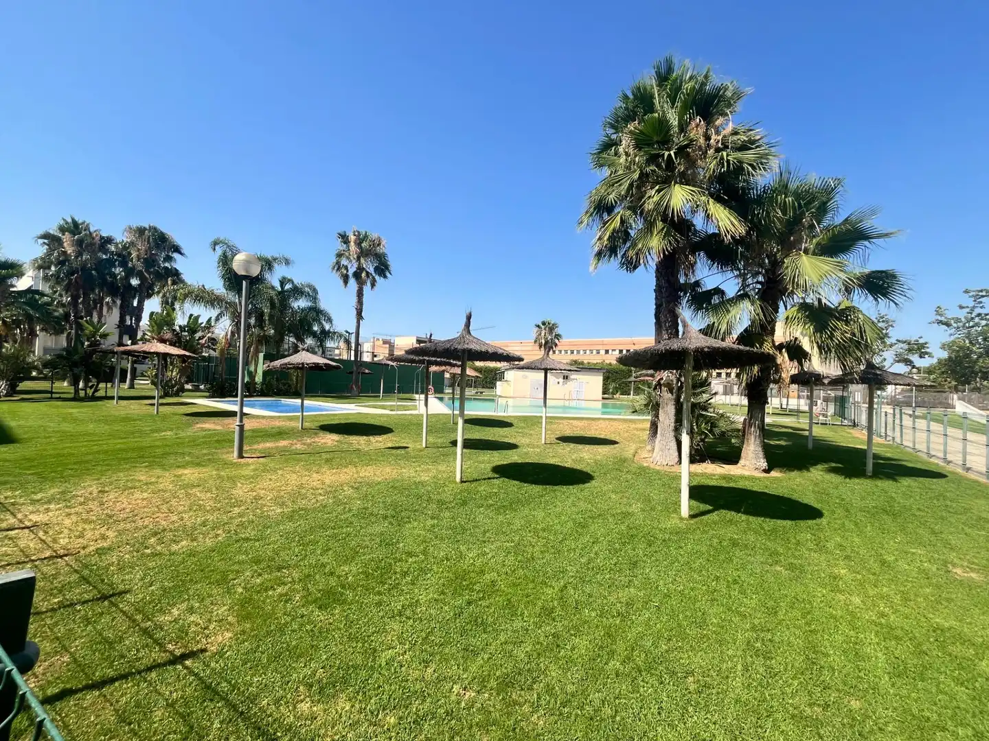 Piscina de Pis en venda en Jerez de la Frontera amb Piscina comunitària