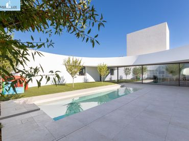 Casa amb piscina en venda a Calle de la Margarita