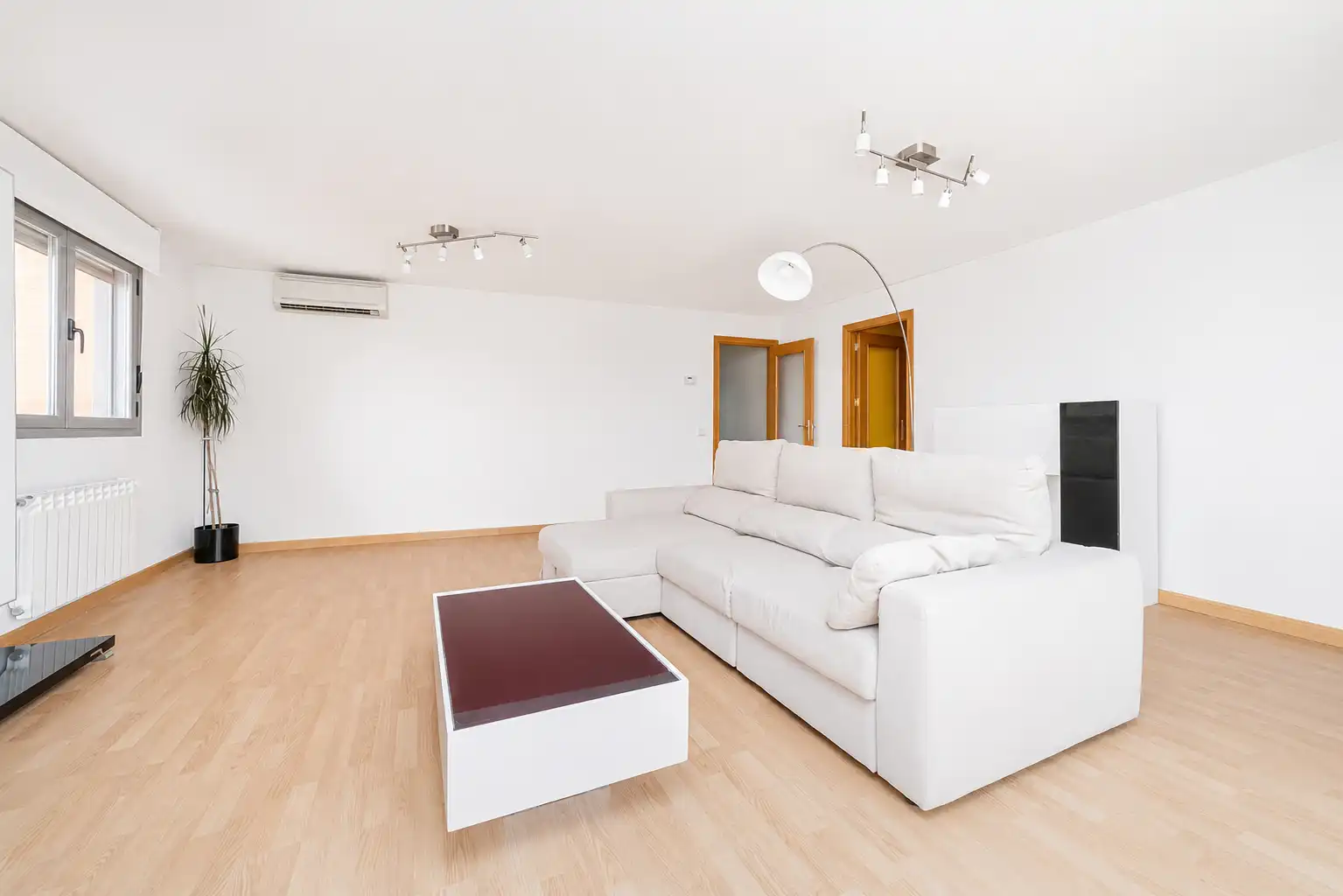 Sala de estar de Piso en venta en Rivas-Vaciamadrid con Calefacción, Trastero y Piscina comunitaria