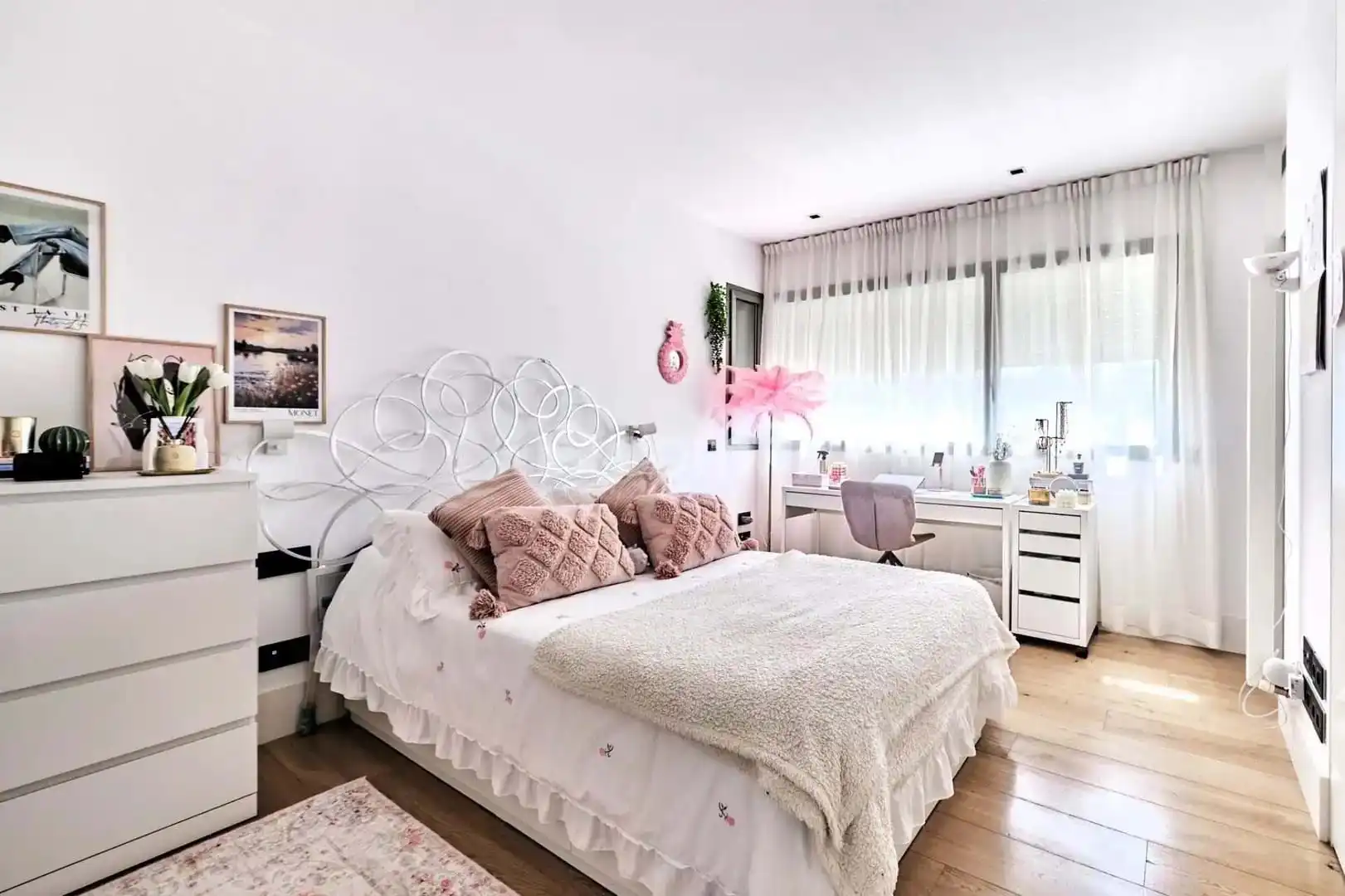 Schlafzimmer von Einfamilien-Reihenhaus zum Verkauf in Barcelona mit Klimaanlage, Heizung und Terrasse