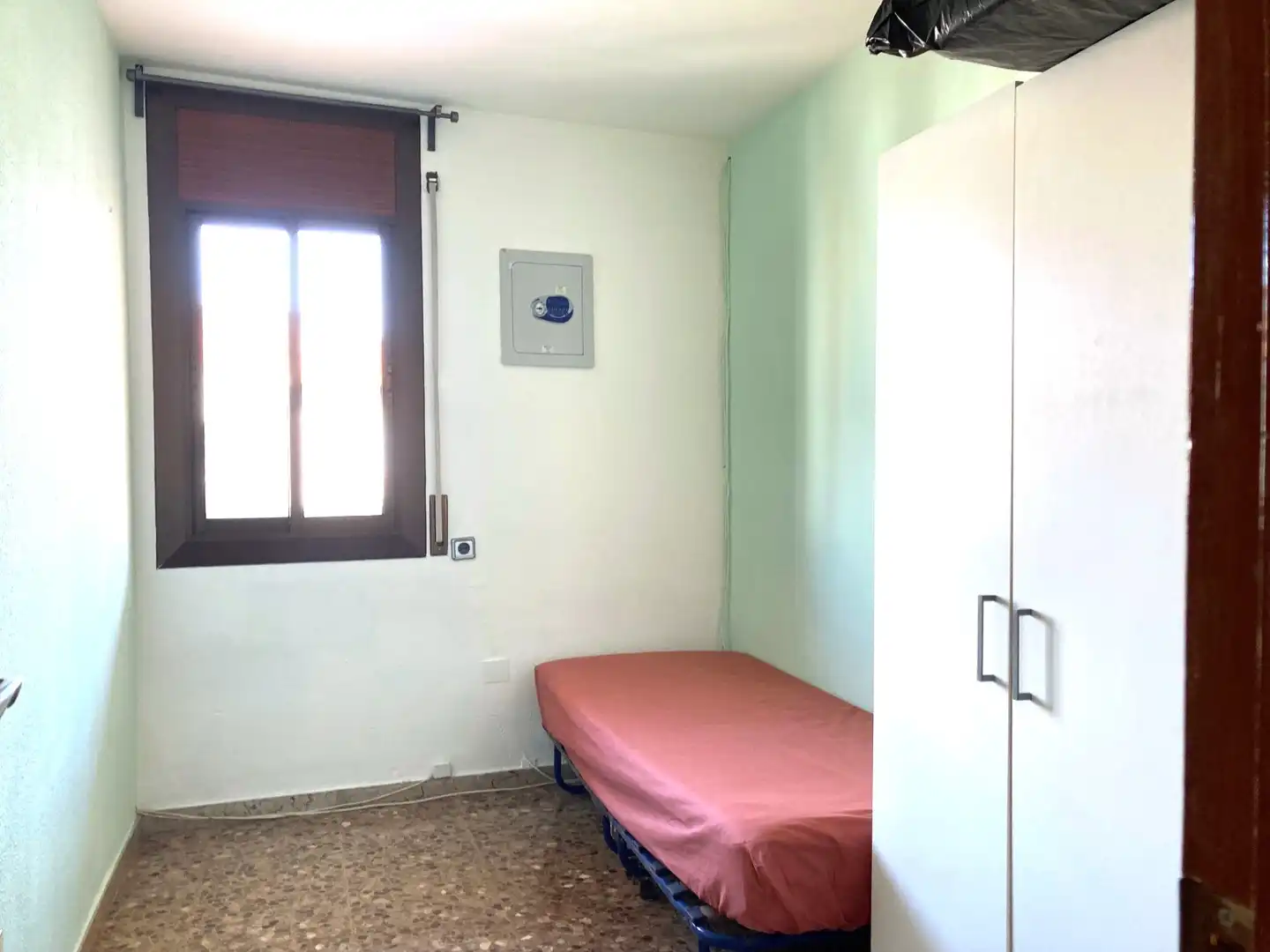 Habitación de Ático en venta en L'Hospitalet de Llobregat con Aire acondicionado, Calefacción y Terraza