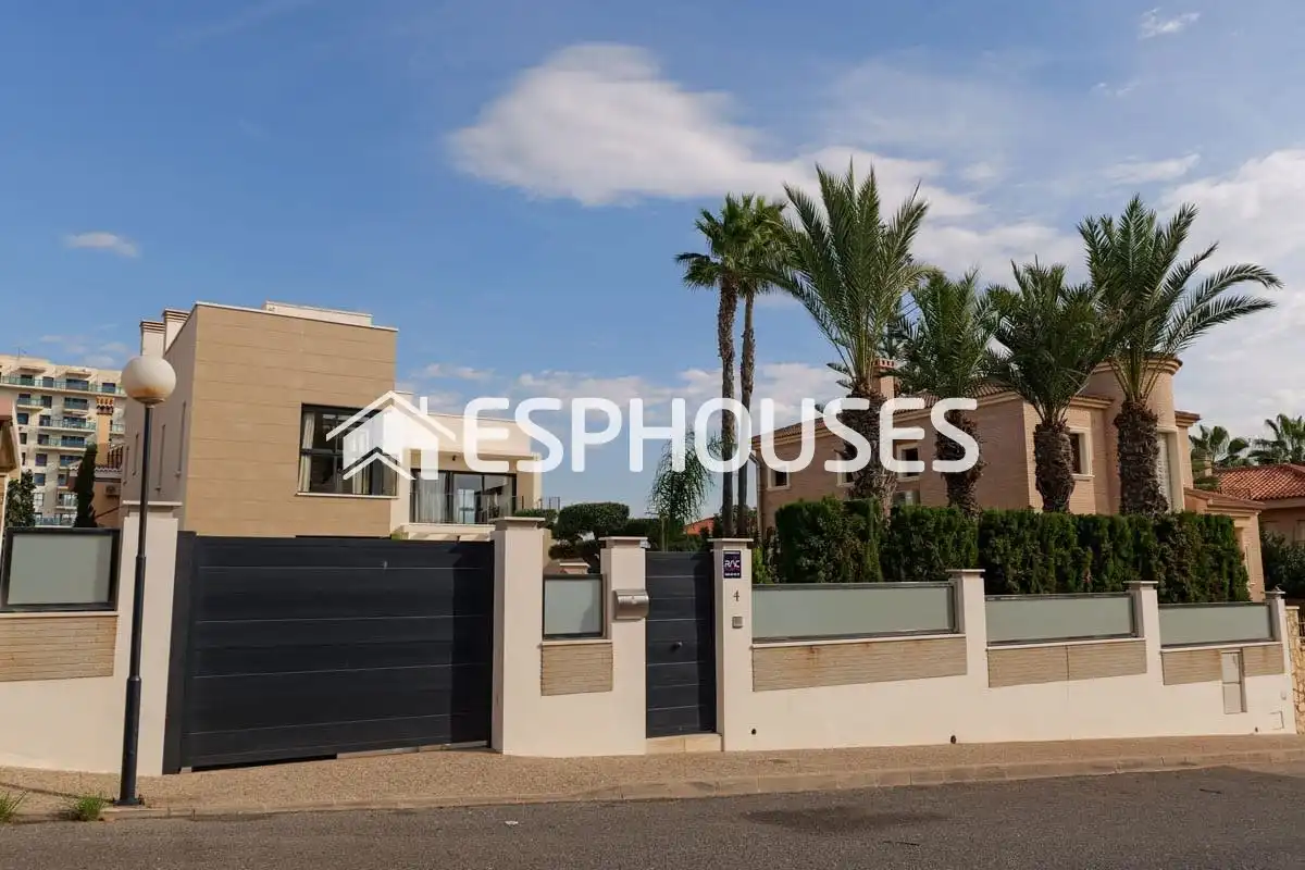 Chalet con terraza en venta en Playa del Acequión, Náufragos y Rocío del Mar, imagen 24