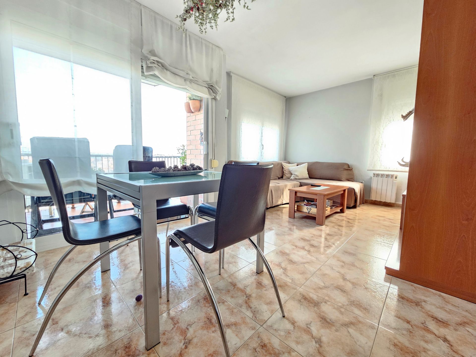 Living room of Flat for sale in Sabadell  with Oven and Balcony