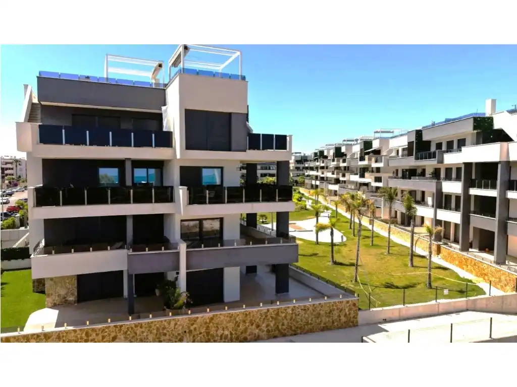 Apartamento con piscina en venta en Urbanizacion Horizonte Cl 10