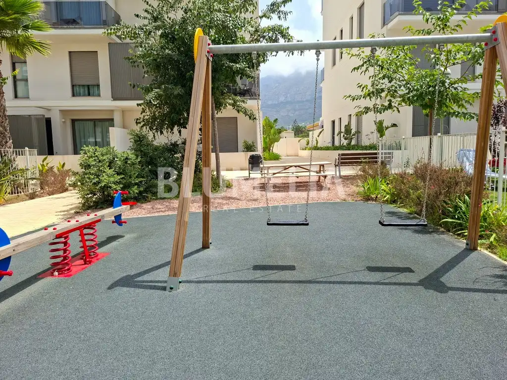 Terrassa de Apartament en venda en Dénia amb Aire condicionat, Calefacció i Jardí privat