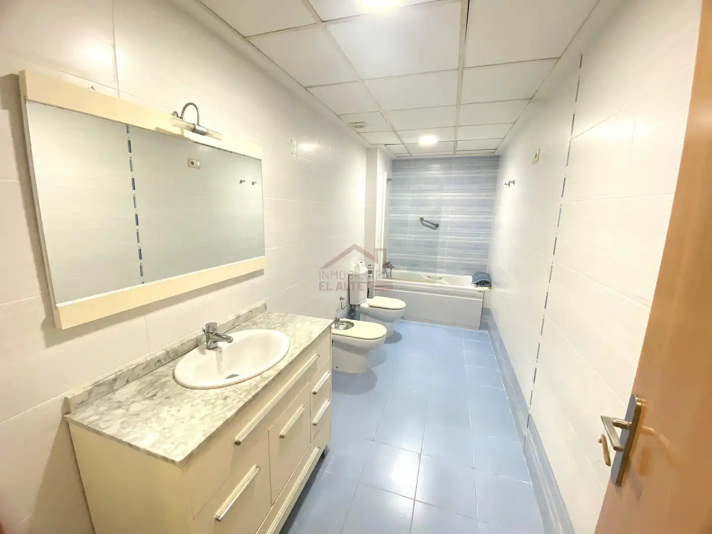 Baño de Piso en venta en Elche / Elx con Aire acondicionado, Calefacción y Horno