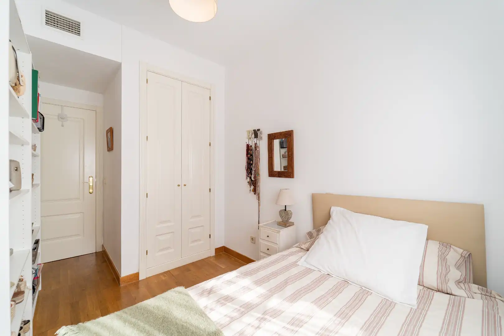 Schlafzimmer von Wohnung zum Verkauf in Las Rozas de Madrid mit Heizung, Privatgarten und Parkett