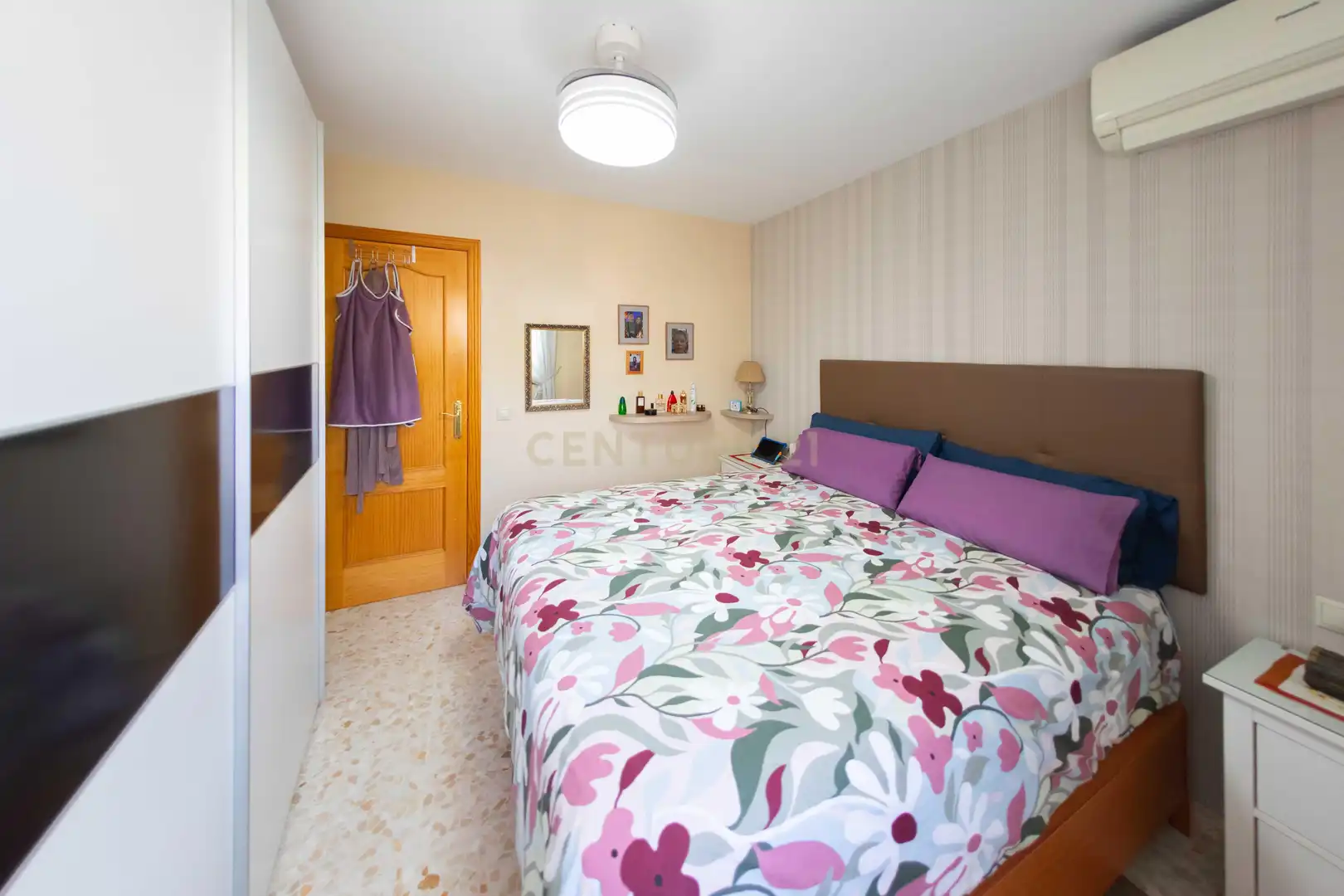 Schlafzimmer von Wohnung zum Verkauf in Alameda mit Klimaanlage, Abstellraum und Mikrowelle