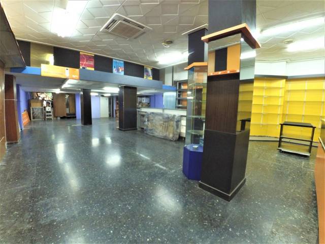 Local comercial en Alquiler en Feria