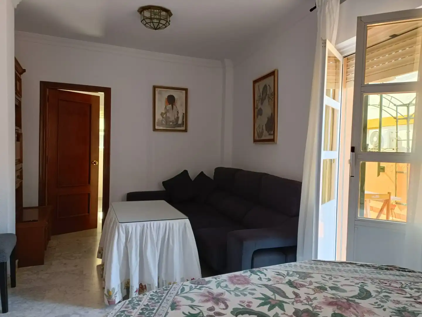 Schlafzimmer von Dachboden zur Miete in Sevilla mit Klimaanlage, Heizung und Terrasse