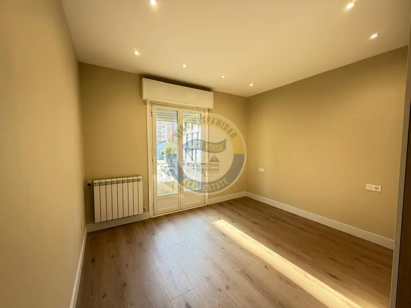Habitación de Piso de alquiler en Vigo  con Calefacción, Parquet y Amueblado