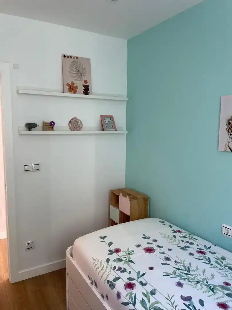 Schlafzimmer von Wohnung zur Miete in Mugardos mit Parkett, Abstellraum und Möbliert
