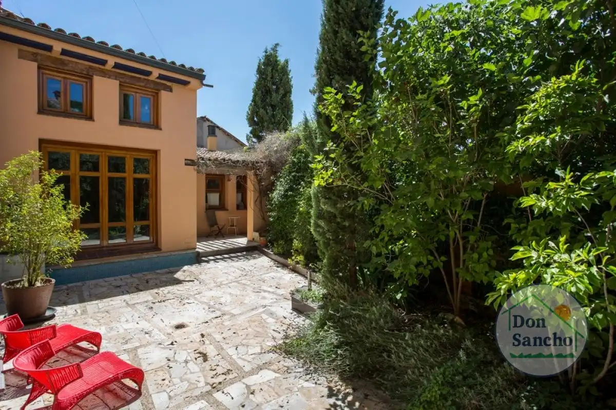 Garden of Houses for sale in Simancas  with Heating