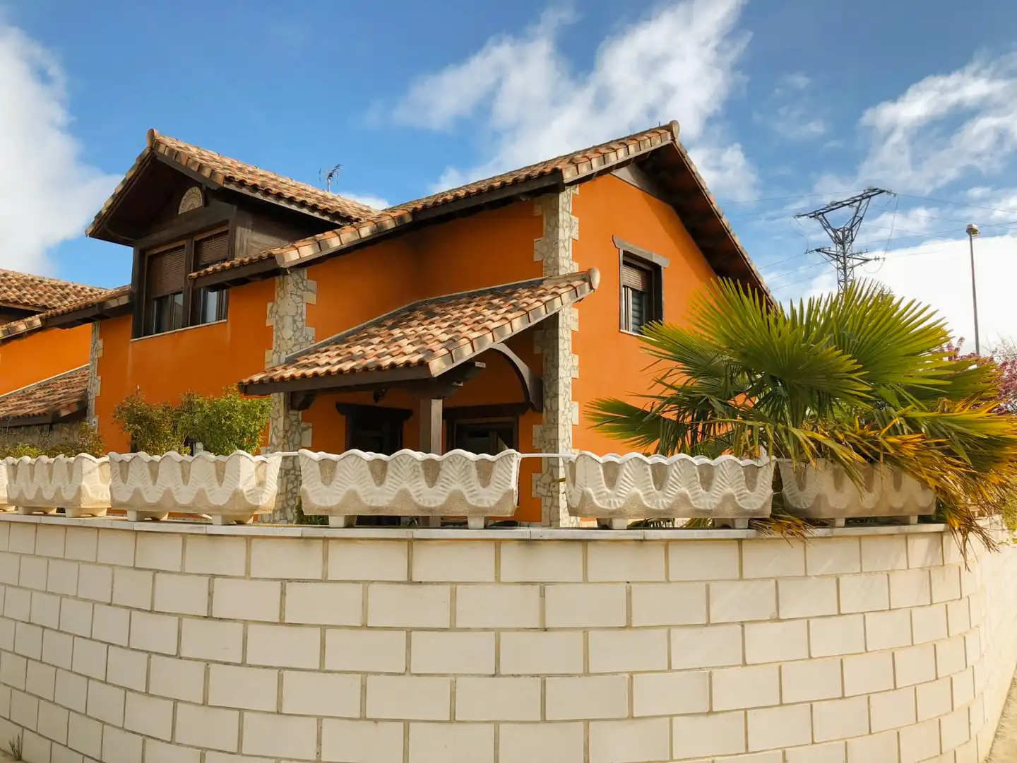 Vista exterior de Casa o xalet en venda en Grijota amb Calefacció, Jardí privat i Traster