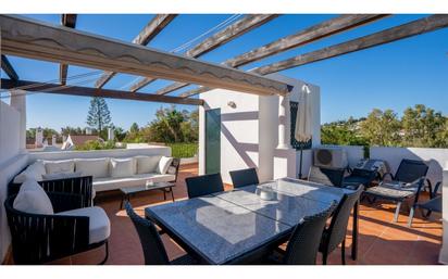 Terrassa de Casa adosada en venda en Marbella amb Aire condicionat, Terrassa i Piscina comunitària