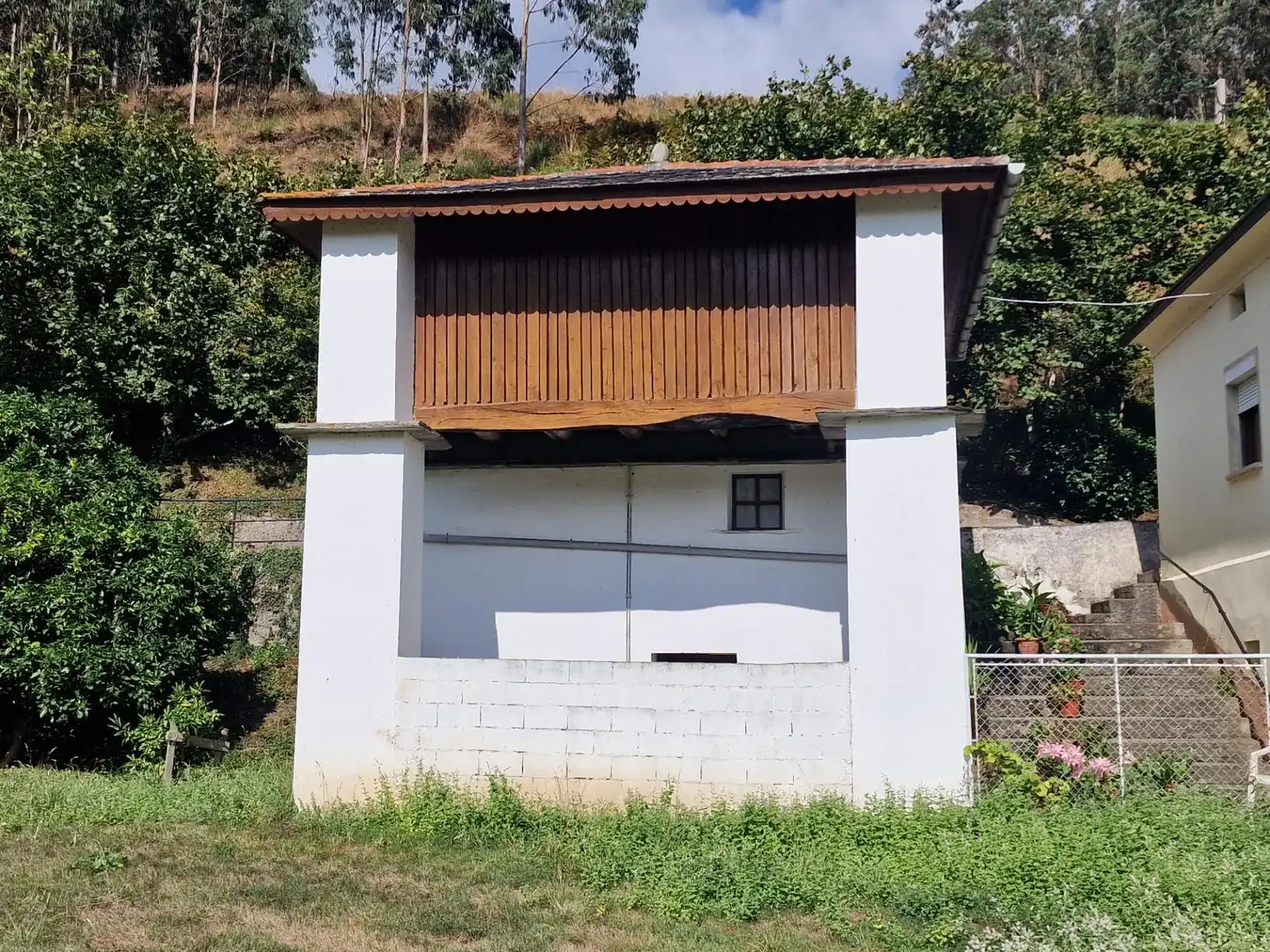 Vista exterior de Casa o xalet en venda en San Tirso de Abres amb Calefacció, Jardí privat i Traster