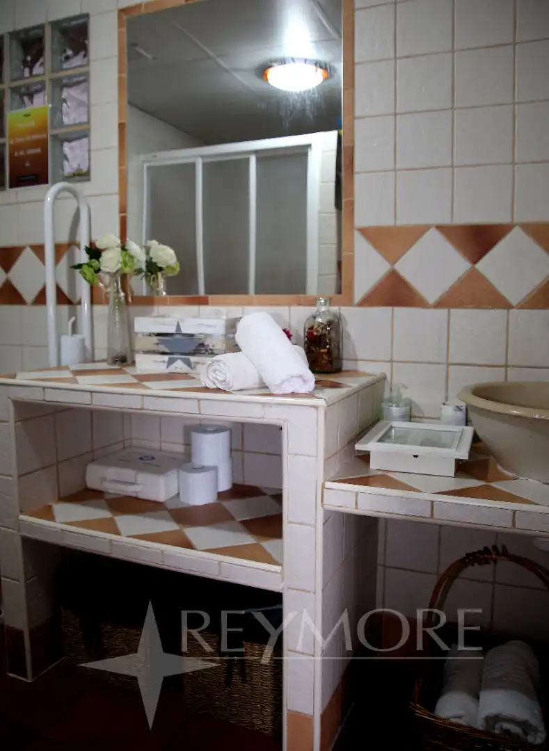 Baño de Casa o chalet en venta en Almodóvar del Río con Aire acondicionado, Calefacción y Jardín privado